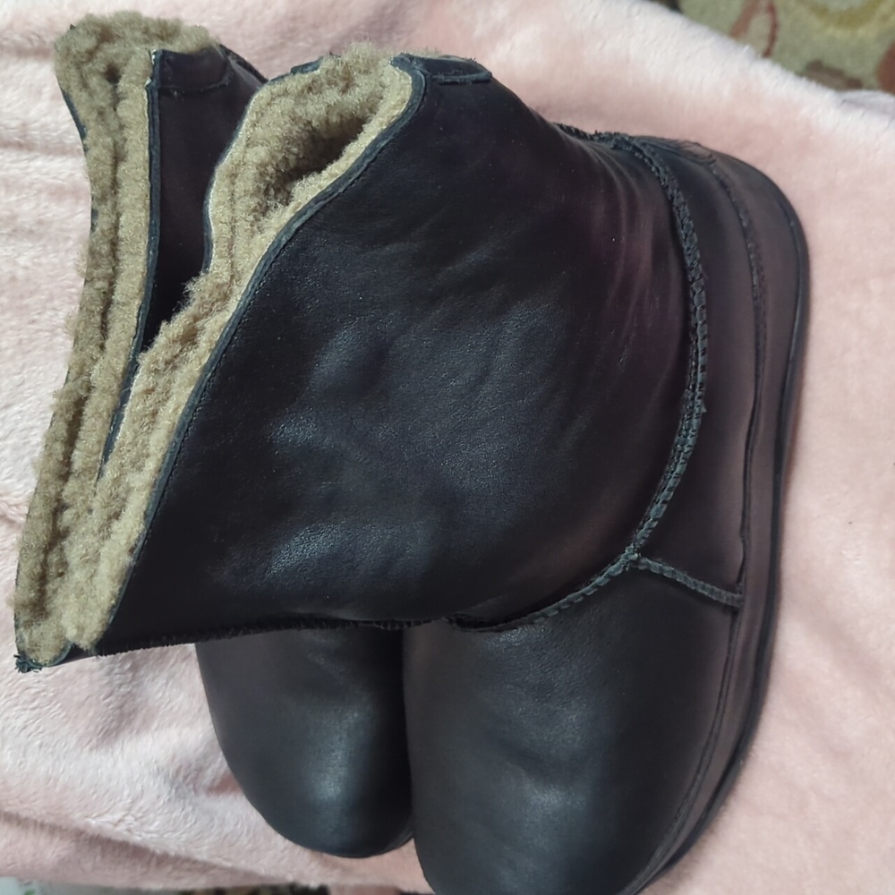Boots - Picture 2 of 4